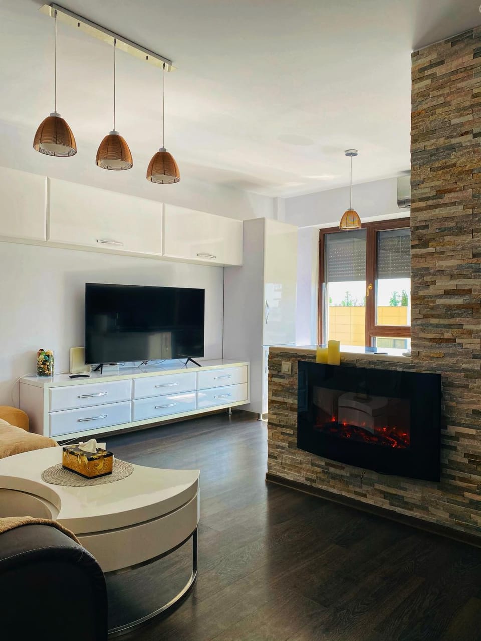 TV and multimedia, Living room, Seating area