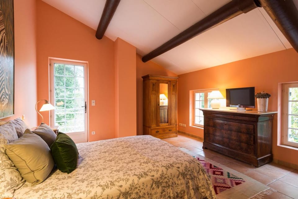 Gites de La Croix du Gres House in Provence-Alpes-Côte d'Azur