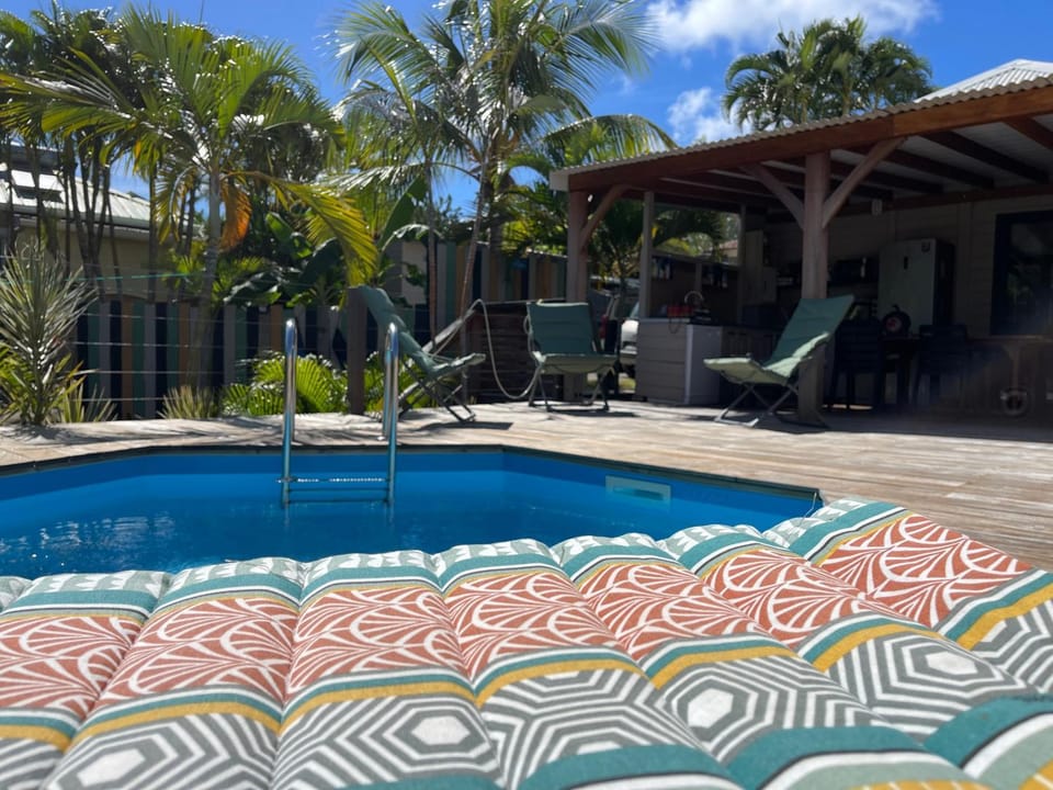 Swimming pool, sunbed