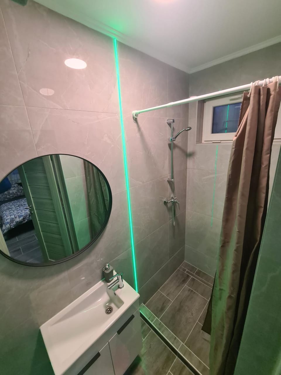 Bathroom, Bath