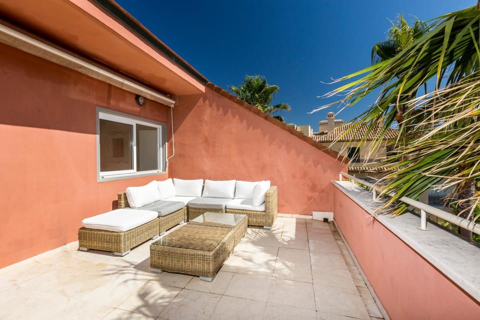 First line Penthouse in Puerto Sotogrande with Seaviews Apartment in Andalusia