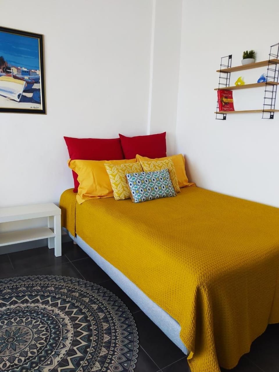 Bed, Photo of the whole room