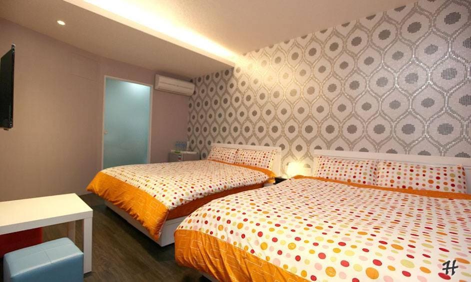 Photo of the whole room