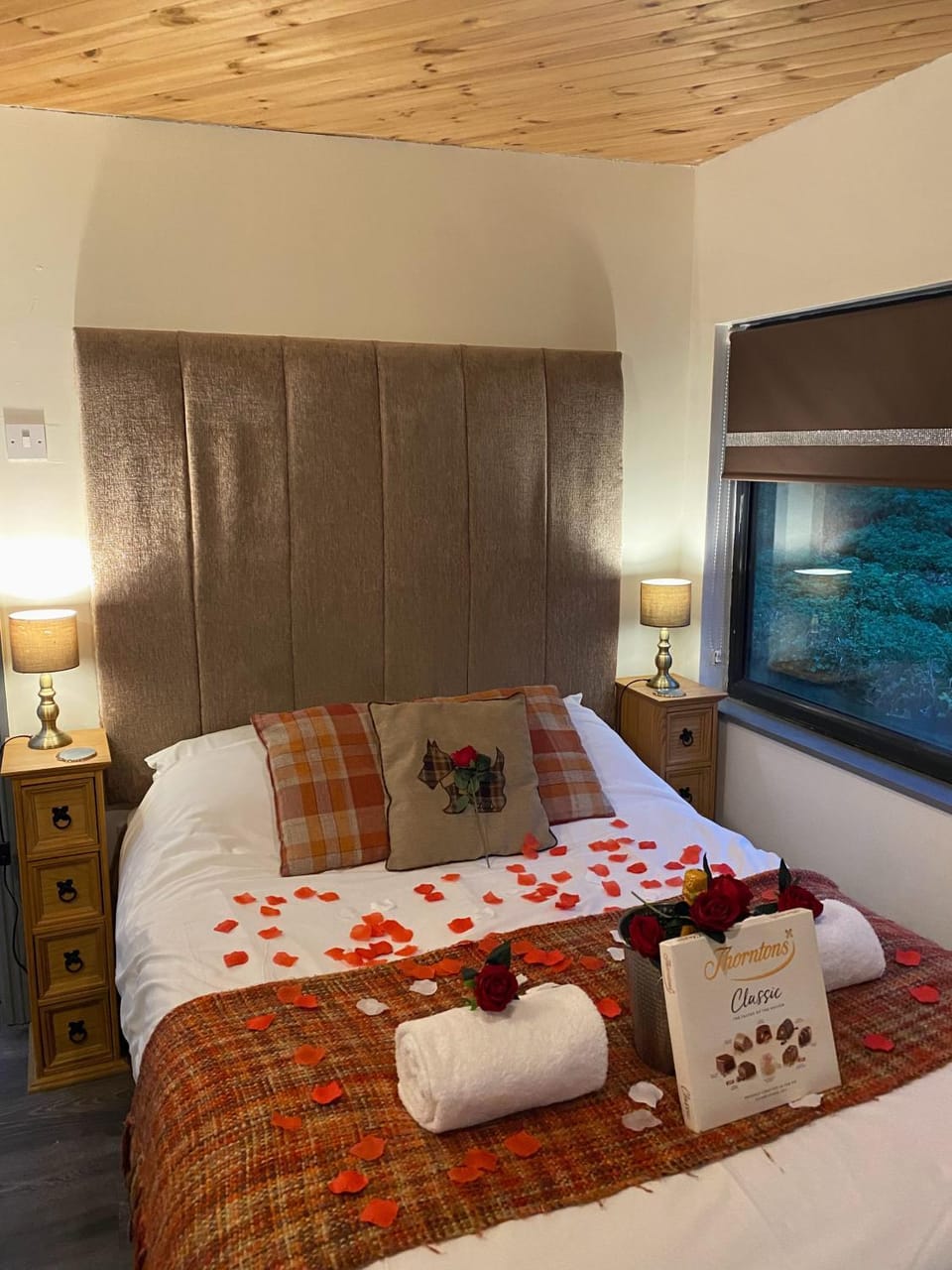 Arc Pod-HotTub- Dog Friendly - Longleat - Bath Apartment in Warminster