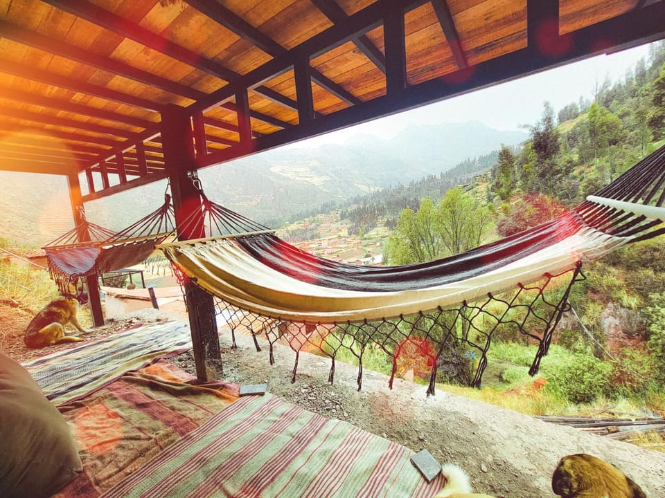 Wolf Totem Lux Backpacker Industrial Studio Bed and Breakfast in Pisac