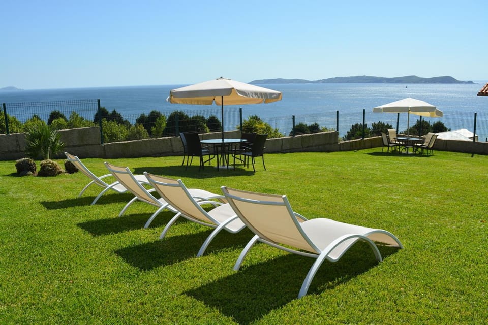 Garden, sunbed