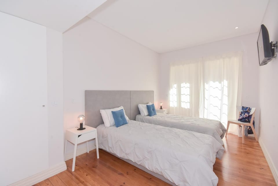 Bed, TV and multimedia, Balcony/Terrace, Photo of the whole room, Bedroom, Area and facilities