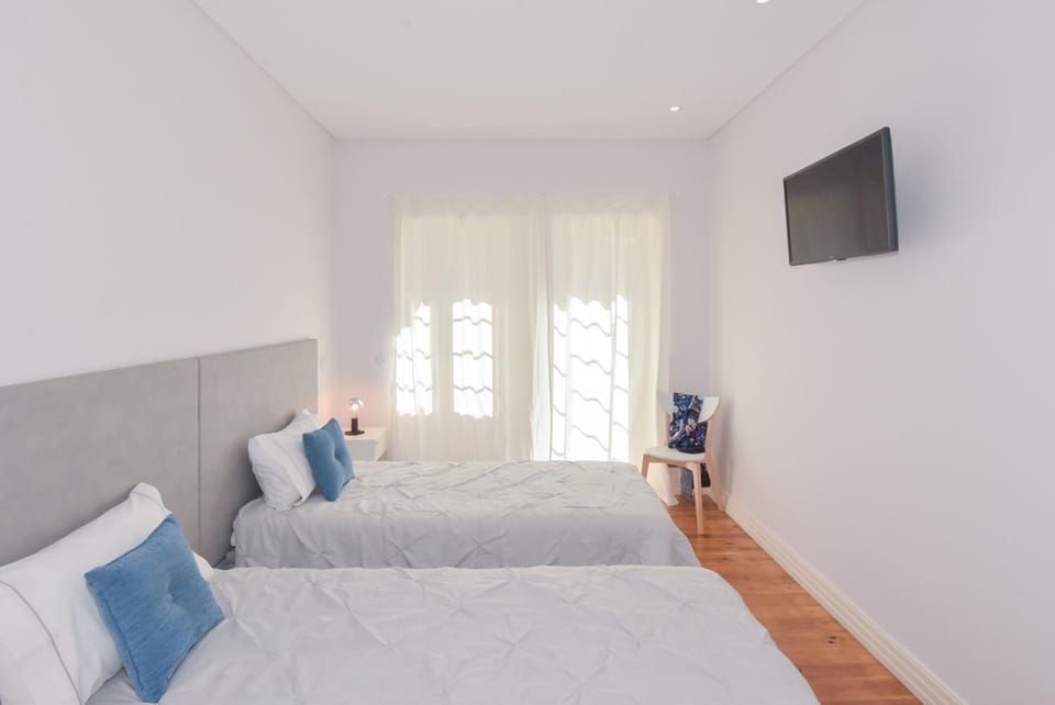 Bed, TV and multimedia, Balcony/Terrace, Photo of the whole room, Bedroom, Area and facilities