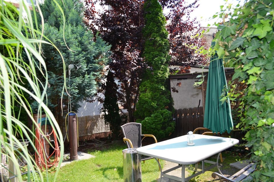Patio, Garden