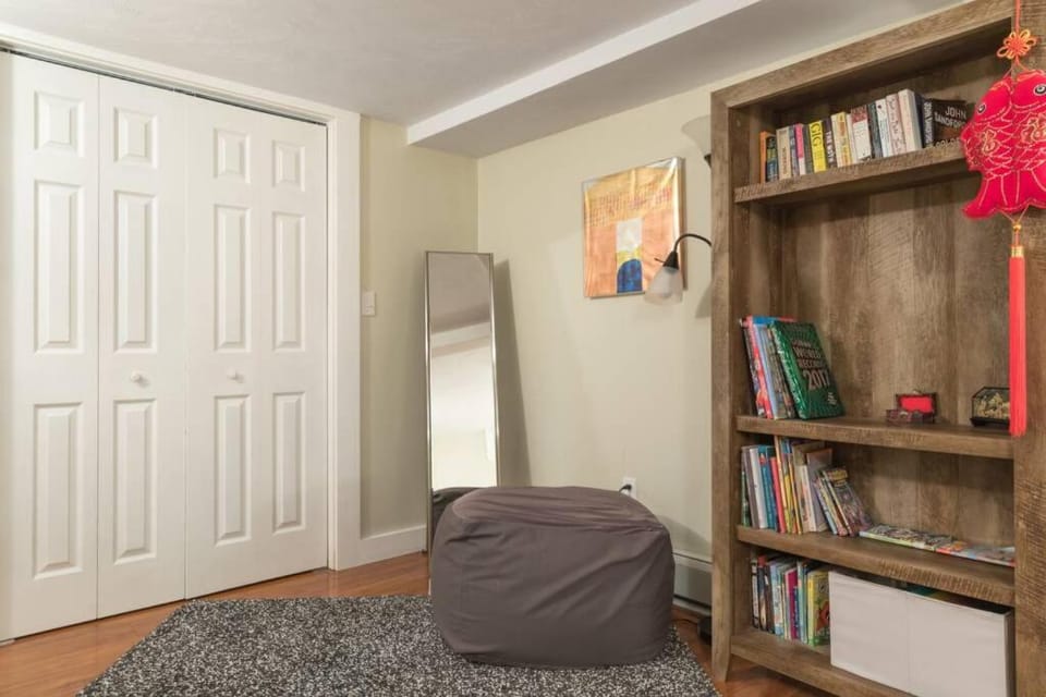 Seating area, Bedroom