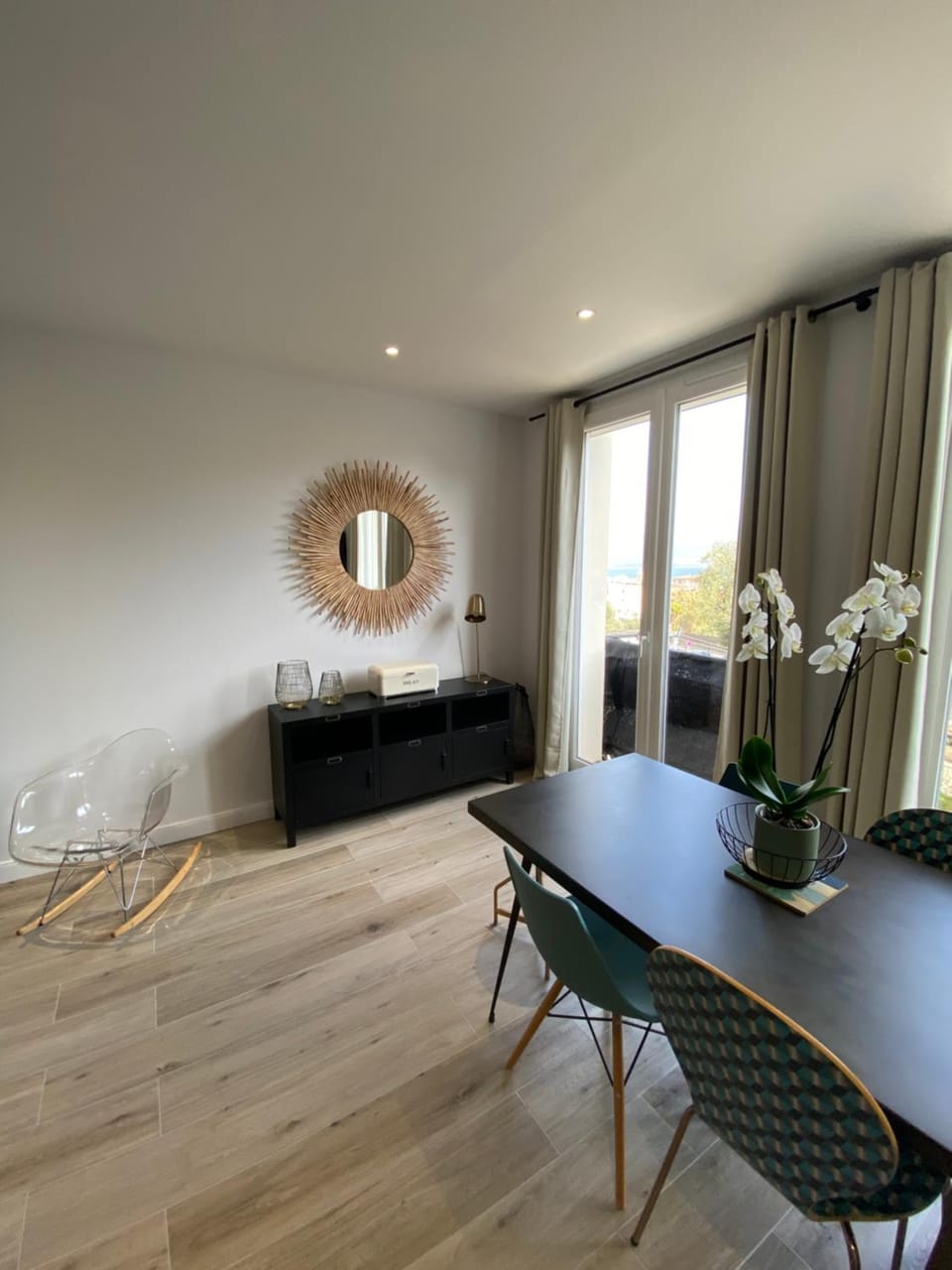Ajaccio Magnifique T2 45m2 neuf 5 personnes Clim wifi stationnement gratuit centre ville plage à 300m Apartment in Ajaccio