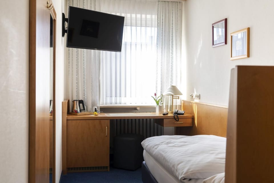 TV and multimedia, Photo of the whole room