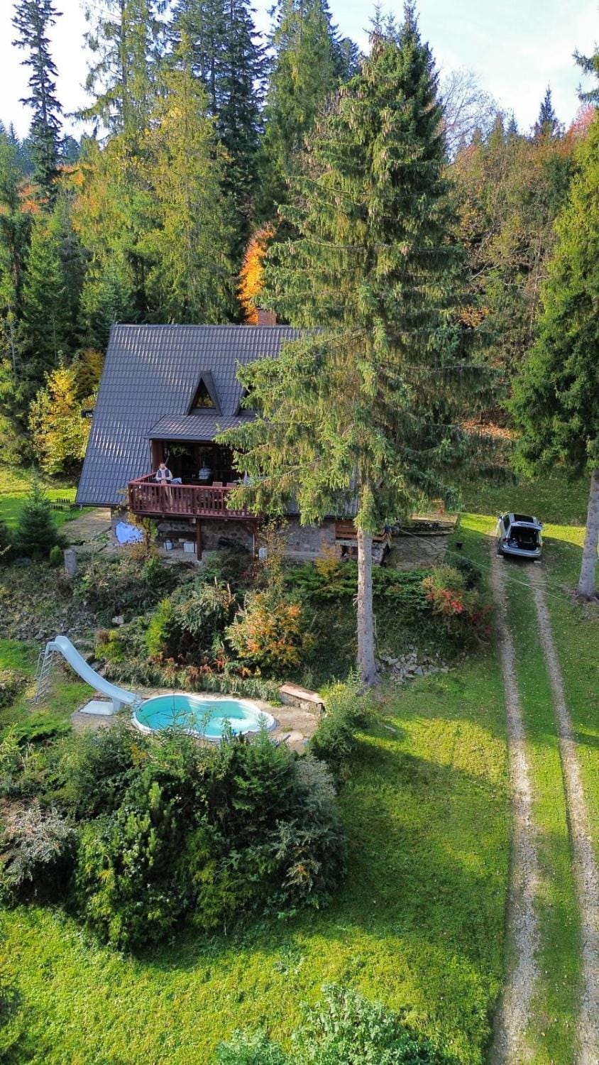Property building, Off site, Neighbourhood, Garden, Location