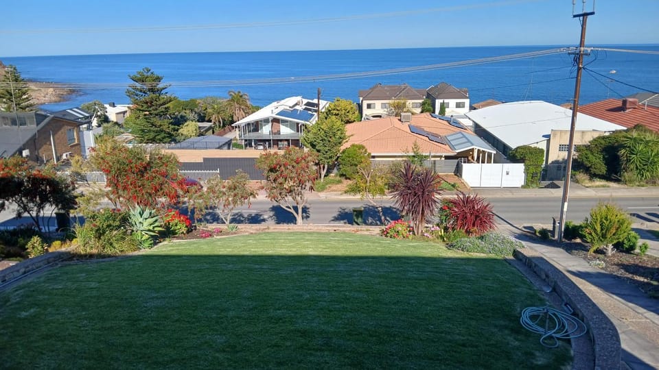 Neighbourhood, Sea view, Street view, Location