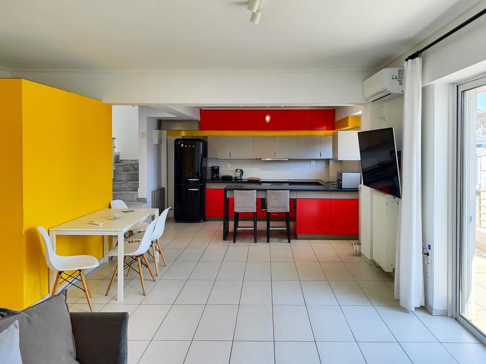TV and multimedia, Kitchen or kitchenette, Dining area, minibar