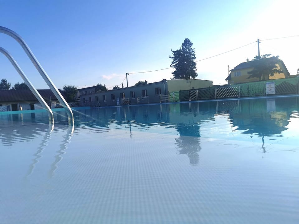 Swimming pool, Swimming pool