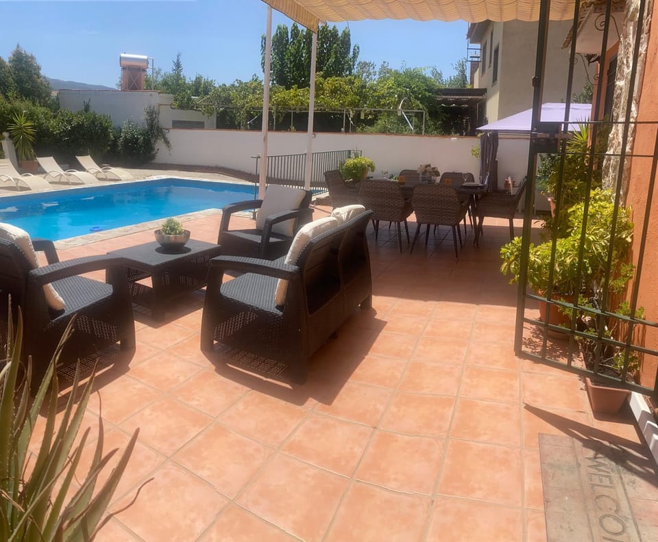 VIlla Huetor con piscina privada House in Andalusia
