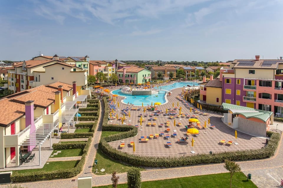Pool view, Swimming pool