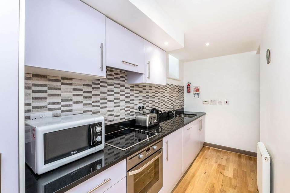Kitchen or kitchenette, kitchen, kitchen