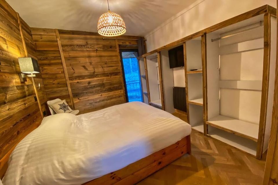 Gîte avec jacuzzi privatif Apartment in Provence-Alpes-Côte d'Azur