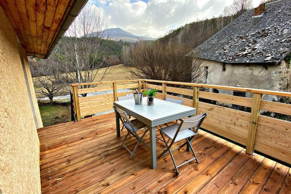 Gîte avec jacuzzi privatif Apartment in Provence-Alpes-Côte d'Azur