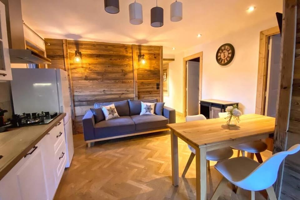 Gîte avec jacuzzi privatif Apartment in Provence-Alpes-Côte d'Azur