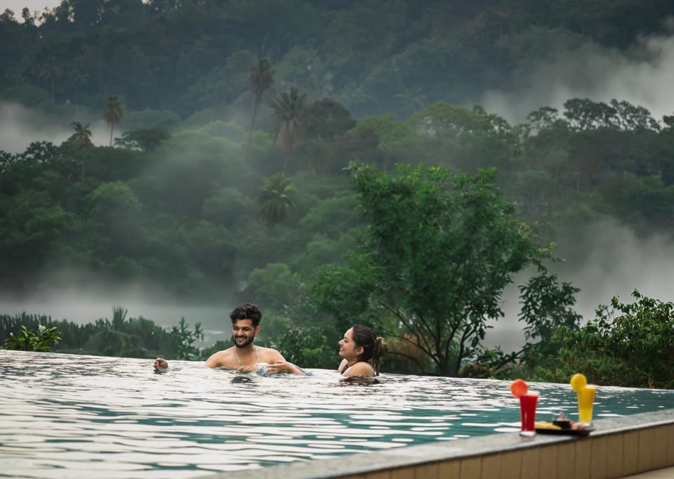 Day, Mountain view, Pool view, Swimming pool, group of guests