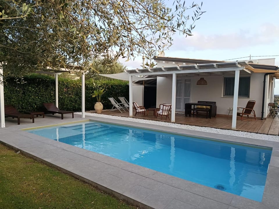 VILLA FEDERICA CON PISCINA/WITH POOL House in Santa Maria del Focallo