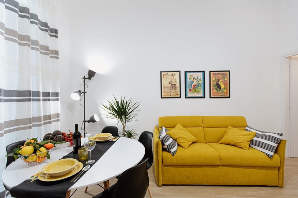 Living room, Dining area