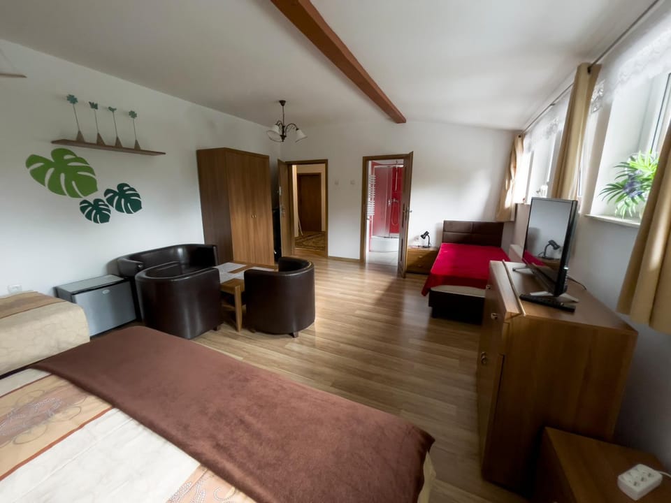 Bed, Seating area, Bedroom