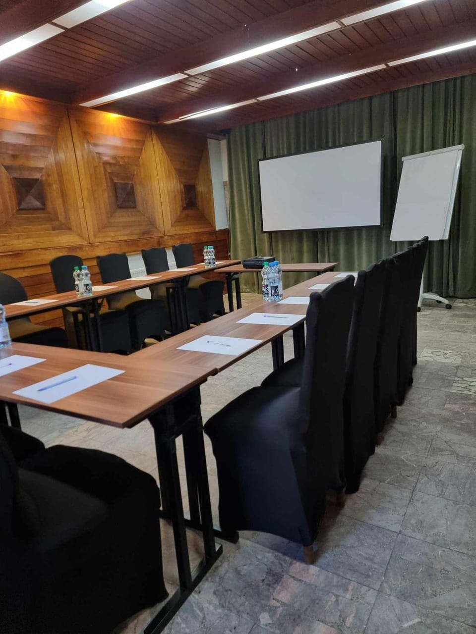 Meeting/conference room