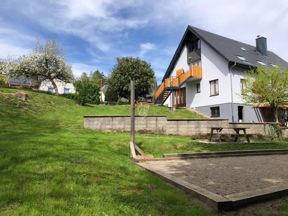 Gîte de la Salamandre - 4 à 8 personnes - Climatisé Apartment in Orbey