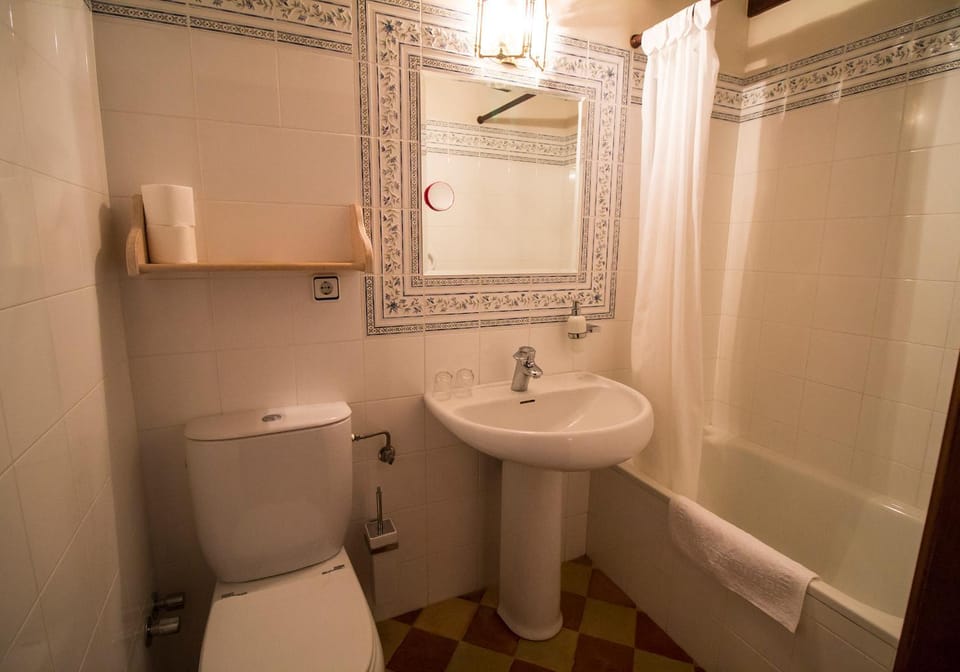 Toilet, Bathroom, Bath, towels