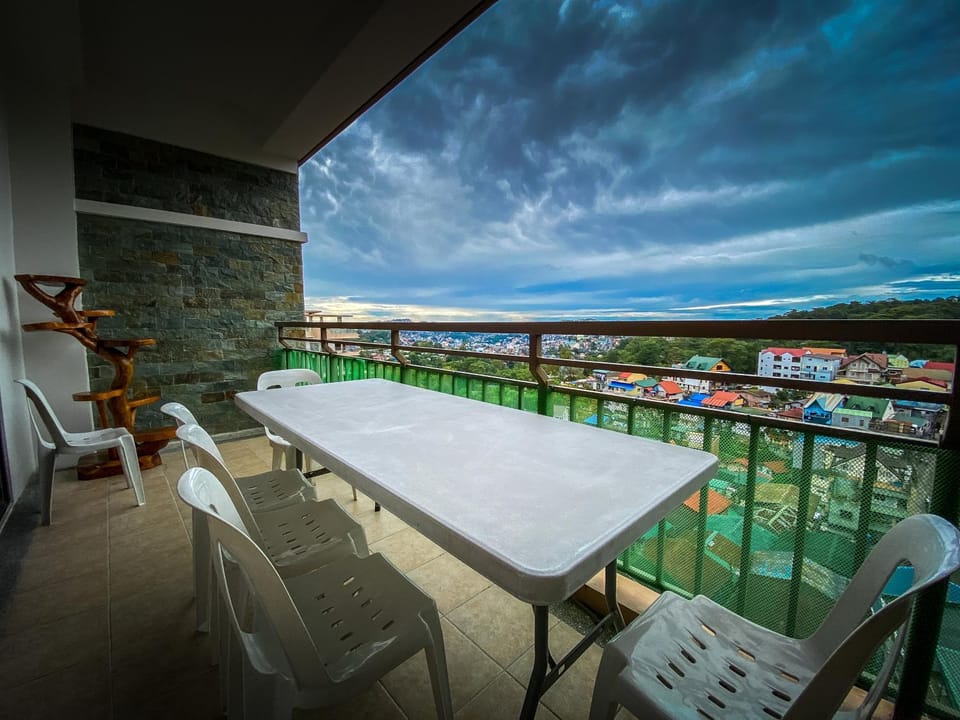 Bristle Ridge 2 bedroom Panoramic View Apartment in Baguio
