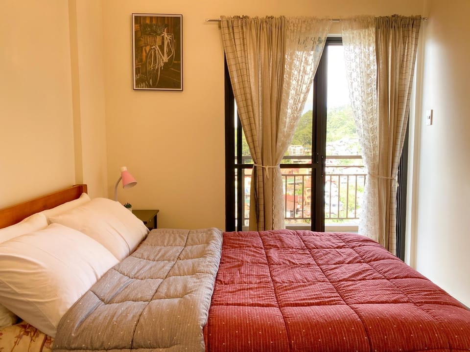 Bristle Ridge 2 bedroom Panoramic View Apartment in Baguio
