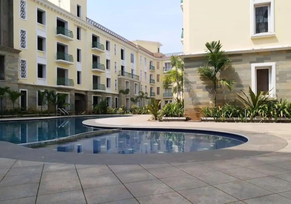 Property building, Swimming pool
