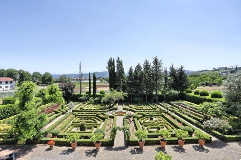 VIlla Merlo Ner0 Villa in Florence