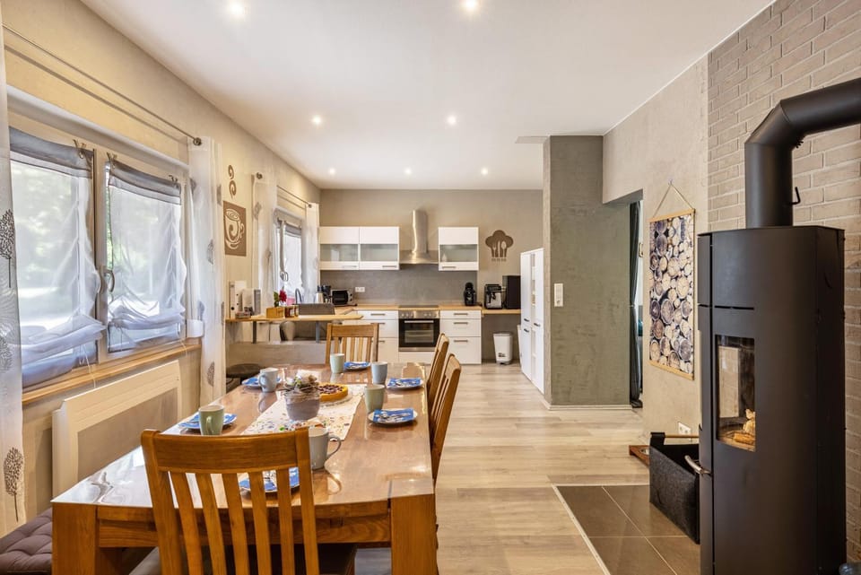 Property building, Kitchen or kitchenette, Living room