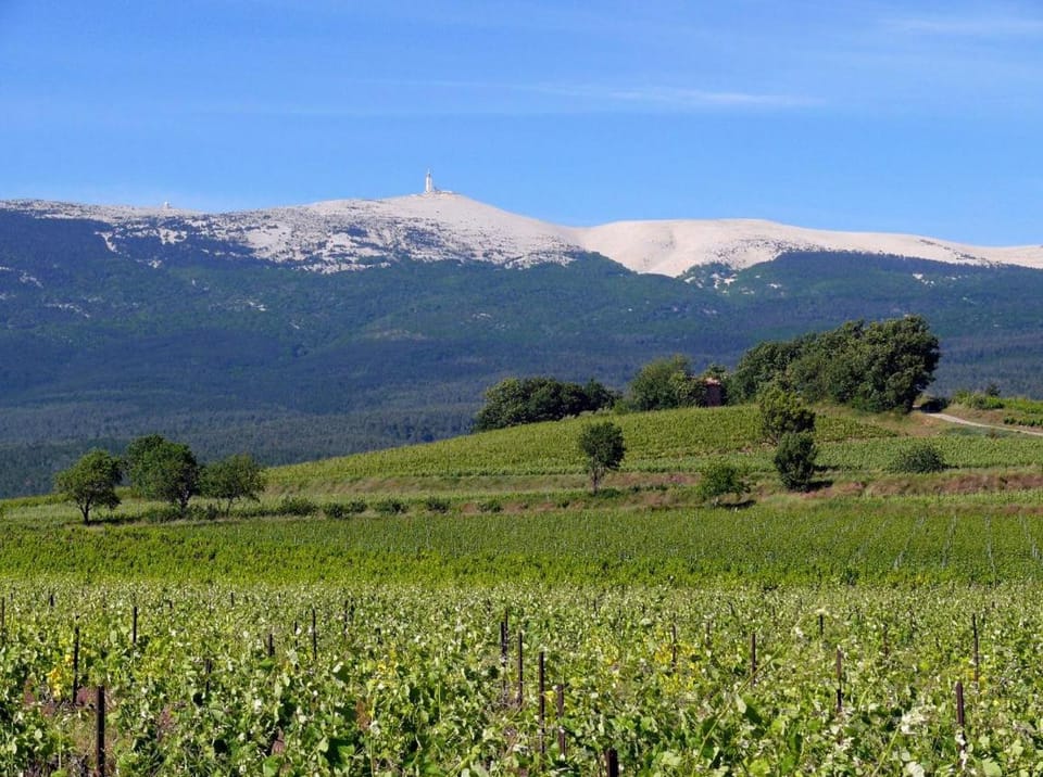 Nearby landmark, Natural landscape, Landmark view, Mountain view