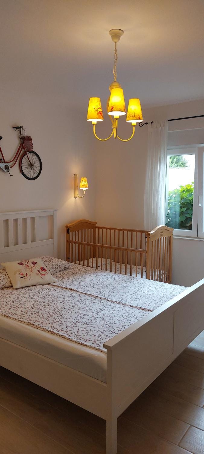 Bed, Bedroom, cot