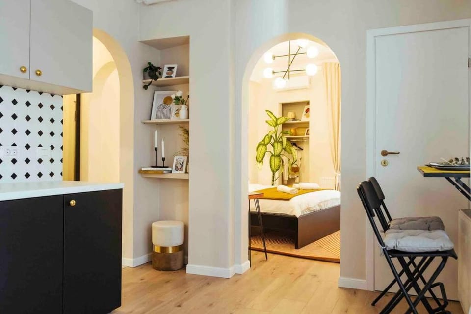 Stunning views - Top Location - Netflix + Balcony Apartment in Bucharest