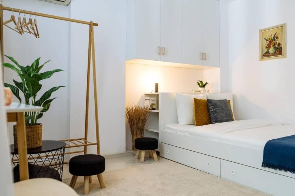 Studio with private terrace next to Cișmigiu Apartment in Bucharest