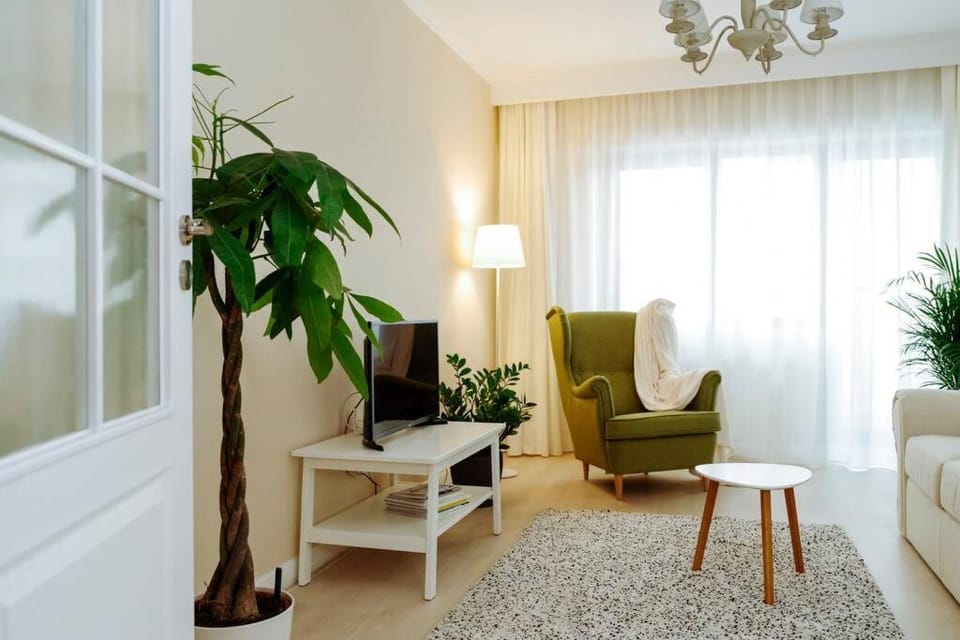 Elegant Vibes Apartment next to Obor market Apartment in Bucharest