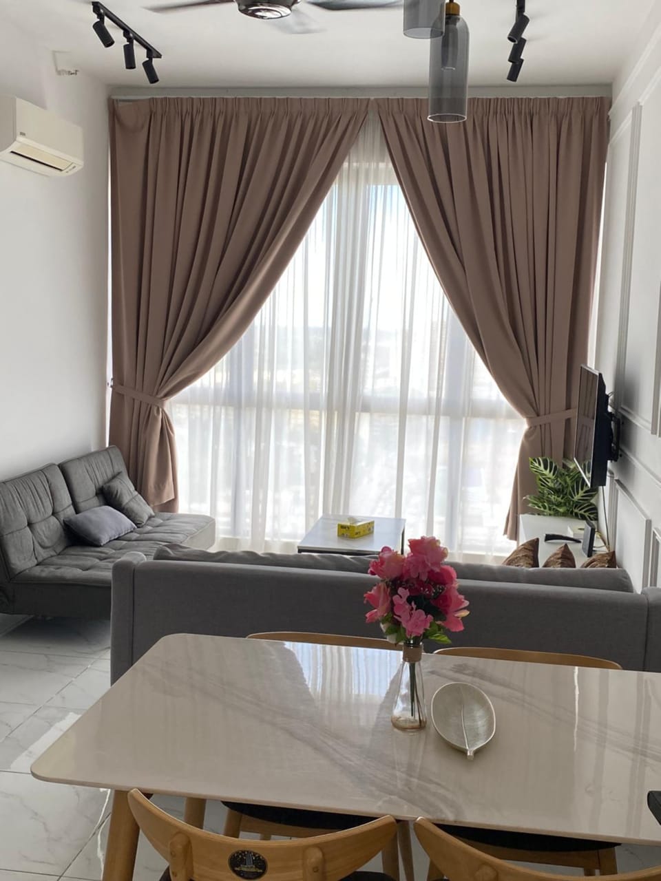 Living room, Seating area
