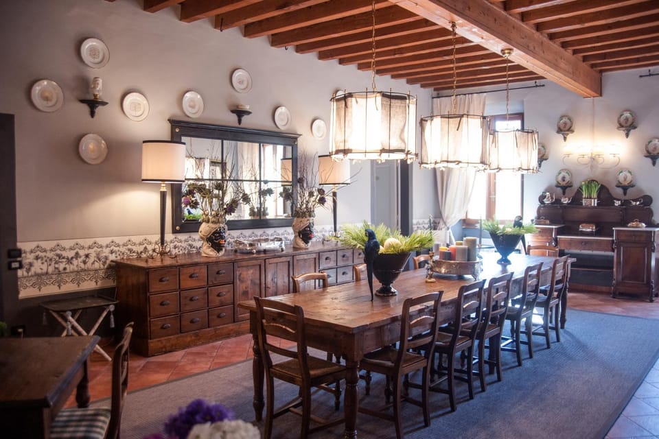 Communal lounge/ TV room, Kitchen or kitchenette, Living room, Seating area, Dining area, Breakfast