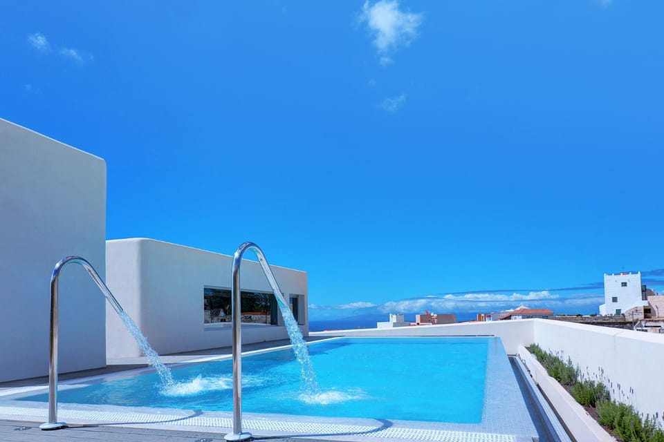Solarium, Swimming pool