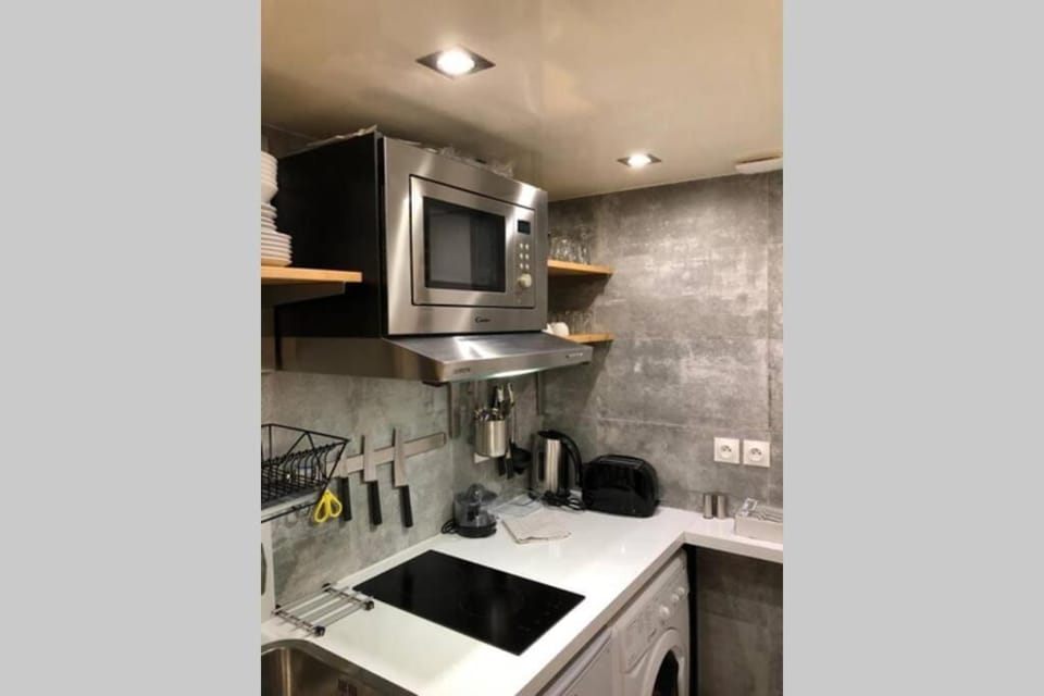 Studio Cinq Diamants, Neuf Tout équipé Apartment in Paris