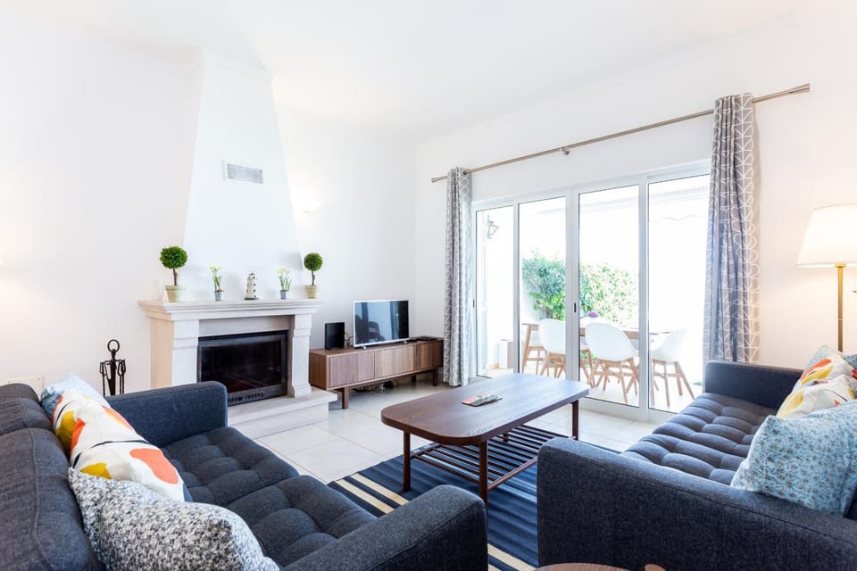 Communal lounge/ TV room, Living room
