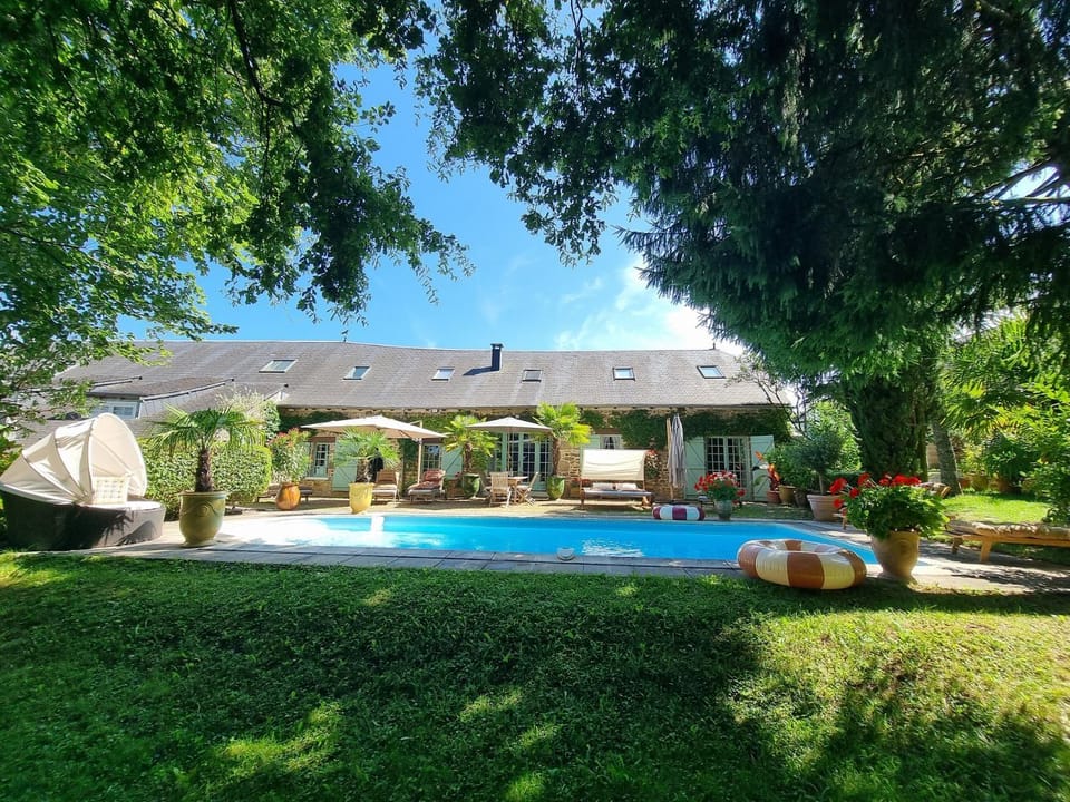 Property building, Swimming pool