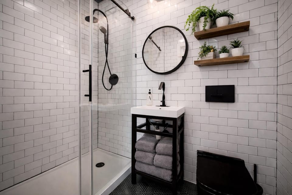 Shower, Toilet, Bathroom, towels